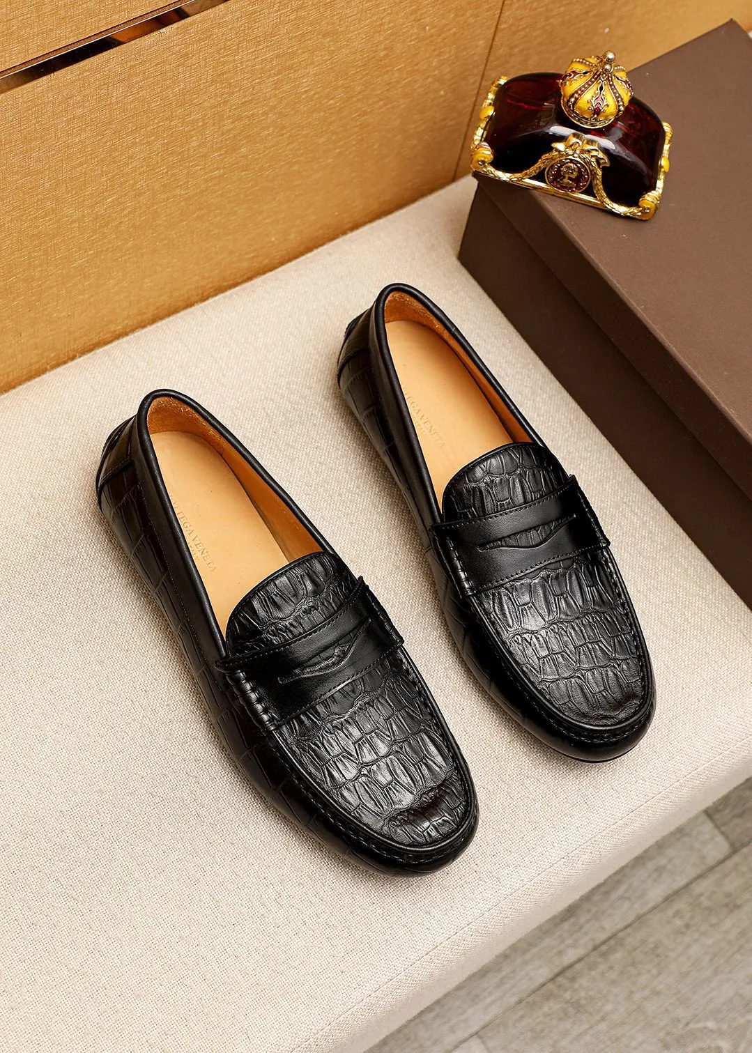 Men's Men's Shoes 💰: 420 💐BV Men's Slip-on Shoes® [BOTTEGA VENETA] Official website counter new model, one-to-one mold opening ⚠Italian calfskin embossed ➕Cow 🐂 leather lining. Driving slip-ons, available at counters, sizes 39-44 (38.45🉑️customized)